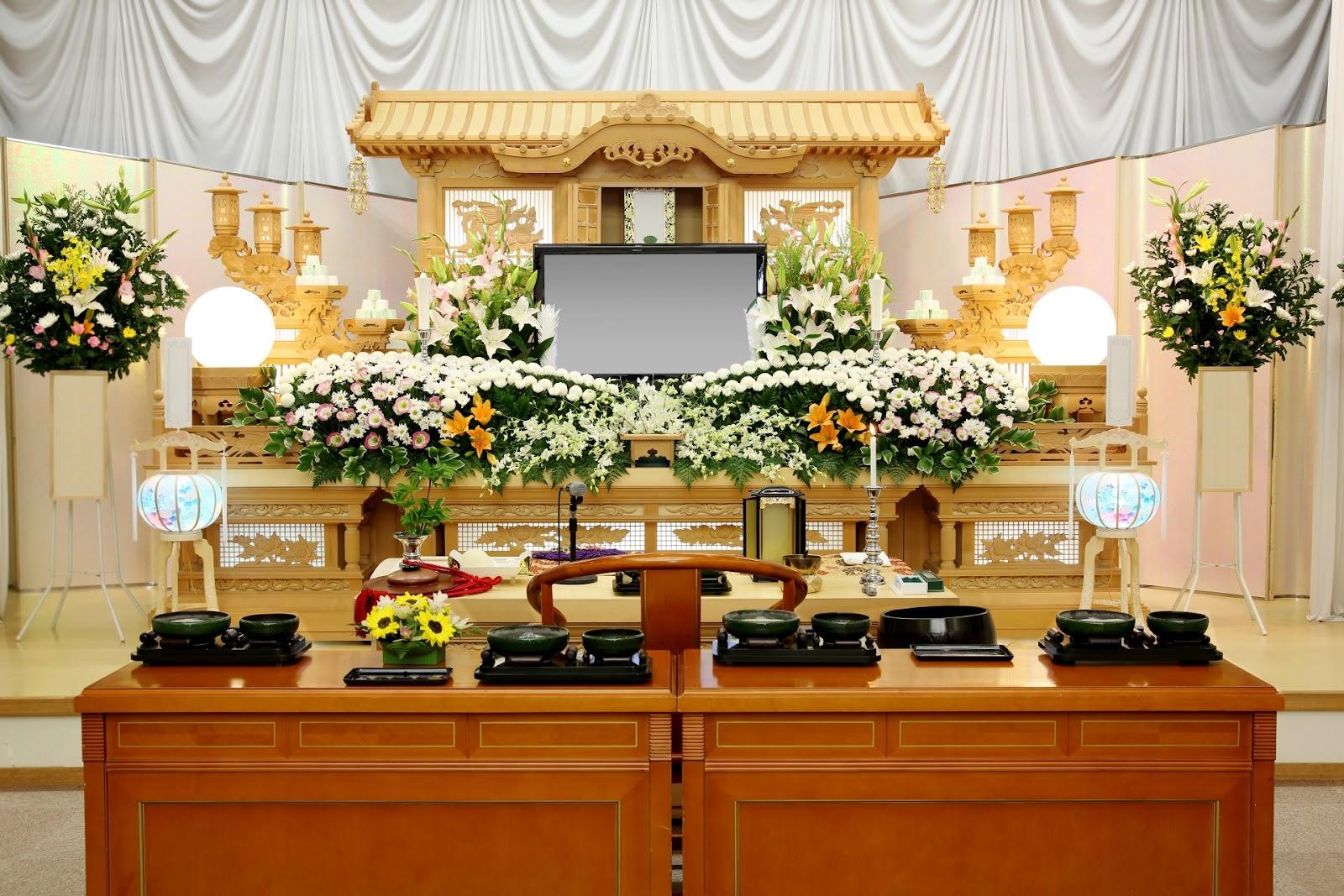 お葬式の花の種類とは 供花 献花 枕花などの違いも解説 神奈川県の葬儀 葬式 家族葬なら定額葬儀の 杉浦本店